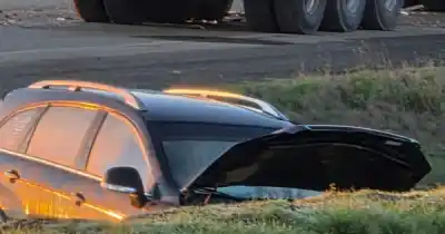 Manejaba con 2,55 g/l de alcohol y terminó atrapado dentro de su camioneta
