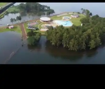 El lago Urugua-í no para de crecer y el Parque Acuático de Puerto Libertad quedó bajo el agua