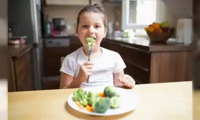 Lo que dice el plato de tus hijos ya no alcanza: el nuevo consenso que mira la mesa completa