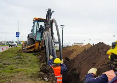 Río Grande avanza con las conexiones de agua y gas en la Carpa de la Dignidad: los metros que faltan