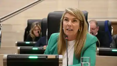 El "bochazo" que desató una tormenta política: Schmuck habla y apuntan al rector