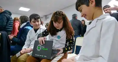 Neuquén capacita docentes en IA y robótica: las nueve localidades que entran al Plan Pehuen
