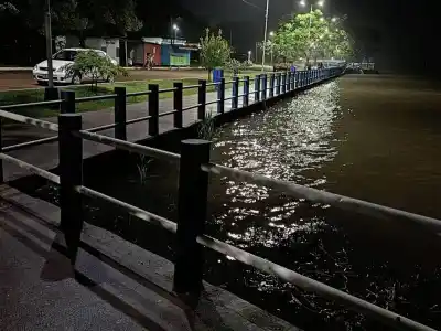 Itatí: el río ya se comió un tramo de la Costanera y el pico que llega el fin de semana preocupa a todos