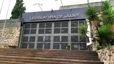 Intendentes van por la coparticipación y ya avisan qué les falta para pagar sueldos