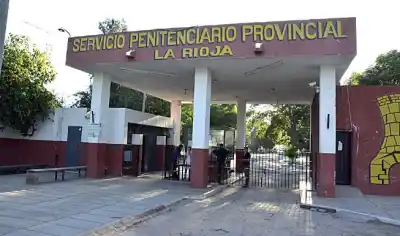Un agente penitenciario cobraba por meter drogas y celulares al penal: lo detuvieron