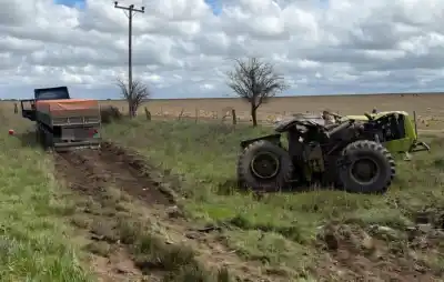 Un camión de Azul embistió a un tractor en la Ruta 18: dos conductores internados y uno de ellos salió despedido