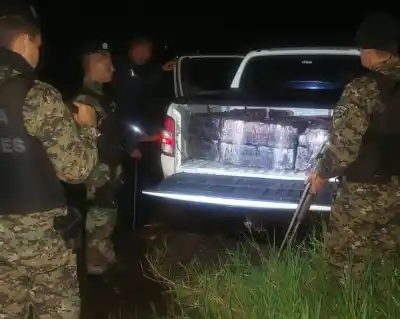 Quiso esquivar el control en Andresito: dejó la camioneta y se metió en el monte, pero lo que había adentro lo complicó