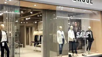 Zhoue, la marca de los shoppings, se presentó en concurso: 702 cheques rechazados y una deuda que no para de crecer
