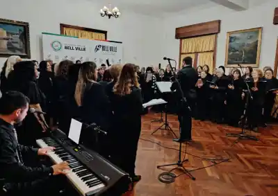 El Salón de Navazio se llenó de voces: quiénes cantaron en la noche coral de Bell Ville
