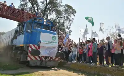 Un tren que se paga con 20 kilos de alimentos llega a Mendoza: dónde verlo pasar
