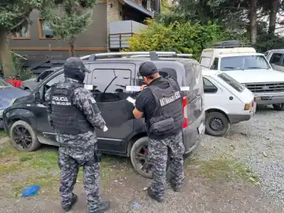 Cinco allanamientos en Villa La Angostura: lo que encontraron adentro heló a los vecinos