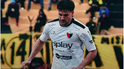 El defensor que Delfino rescató del olvido y que ahora le pelea el puesto a un referente de Colón