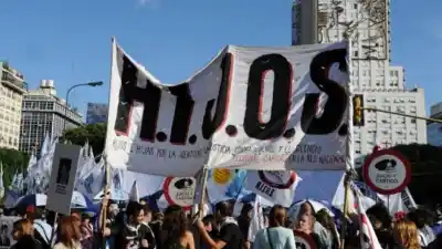 Massaccesi dijo que Videla "tiene un costado íntimo" y H.I.J.O.S. le respondió con una pregunta que duele