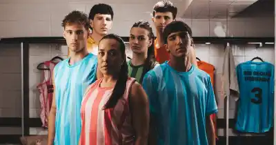 A los pibes les borran el apellido de la camiseta: la campaña que mete el tema de las apuestas en la cancha