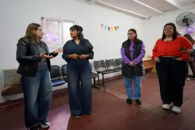 Ochenta años de historias y un CAPS de Bernal Oeste que volvió a abrir sus puertas renovado