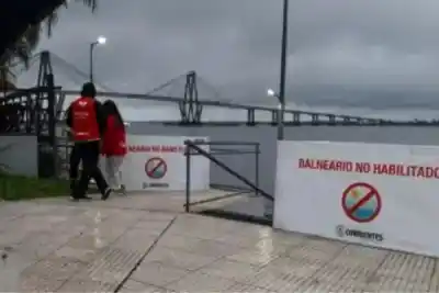 El río no da tregua: cerraron otro balneario en la Costanera y hay guardias las 24 horas