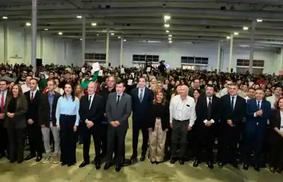 Una multitud de jóvenes se congregó en un evento que promete cambiar su futuro
