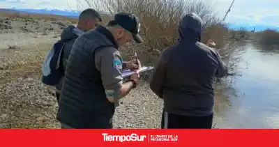 Truchas, crecida y Gendarmería: el operativo que se desplegó en un arroyo clave de Santa Cruz