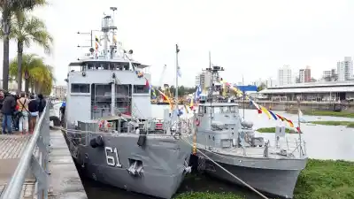 La Armada llegó a Santa Fe con dos buques para un operativo sanitario que no tiene antecedentes en la zona de islas