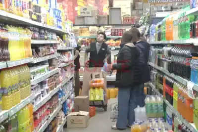 Van al supermercado con bolsas y sin chango: lo que se ve en las cajas de Paraná