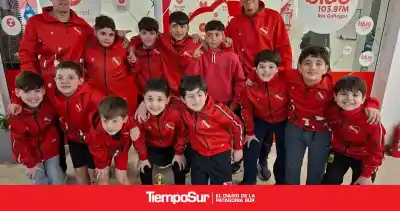 El festejo que se armó en el Rocha: los pibes de Independiente no se guardaron nada