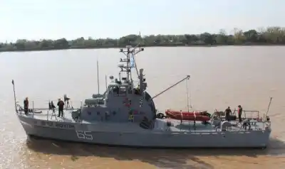 La Armada mueve buques y anfibios al Litoral por El Niño: el operativo que ya apunta a Corrientes