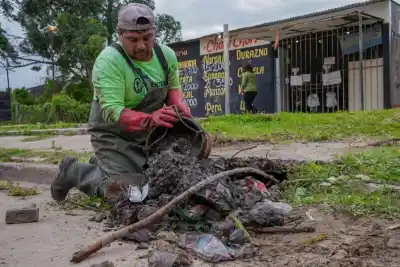 El Paraná sube sin freno en Corrientes: el agua ya está a 2 metros de cubrir un ícono de la costanera