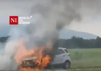 Una SUV comenzó a humear en la ruta y lo que pasó después dejó a todos en shock
