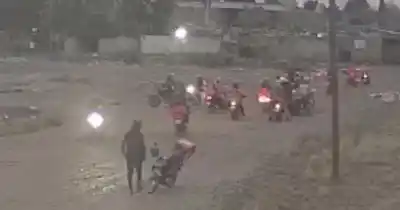 Repartidores de PedidosYa fueron a recuperar sus motos robadas al asentamiento Castro y la situación se les salió de las manos