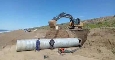 La ruta que une la costa de Santa Cruz vuelve a quedar en manos de las máquinas