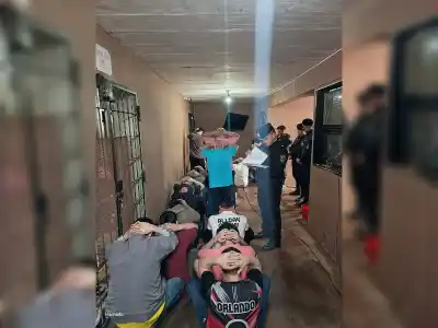 Los guardias notaron algo raro en los barrotes del pabellón C: siete detenidos quedaron complicados