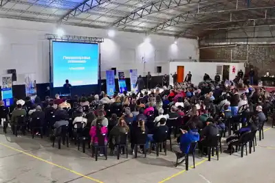 Poggi juntó a los mineros en La Toma y anunció una medida que recién se verá en 2027