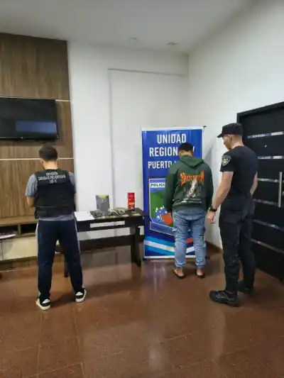 Llevó yerba a los detenidos de Iguazú y la policía no podía creer lo que había adentro