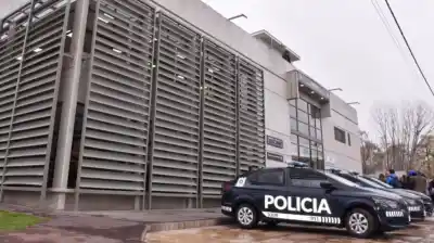 Un policía de Godoy Cruz fue detenido por lo que habría pasado dentro de la comisaría con una detenida