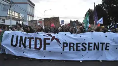 El rector de la UNTDF le puso fecha a la quinta marcha y apuntó contra el Ejecutivo