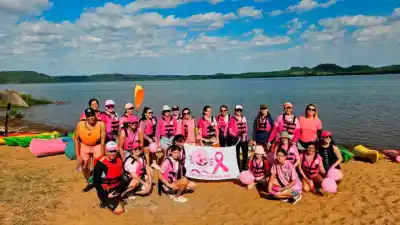 Contra el cáncer de mama, en San Ignacio reman: la historia de las mujeres que se sostienen en el río