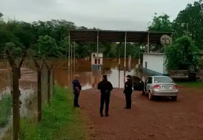 El río bajó en San Javier, pero el cruce a Brasil sigue sin fecha de reapertura
