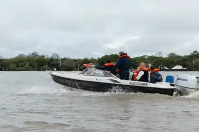 El gobernador Valdés recorrió Apipé e Ituzaingó: la decisión que tomó con las familias evacuadas