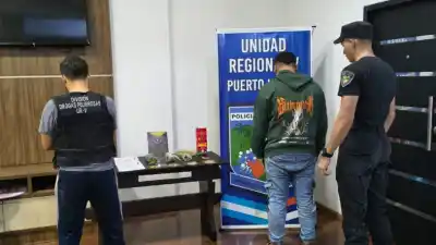 Llevó un paquete de yerba para los detenidos, pero adentro venía algo más