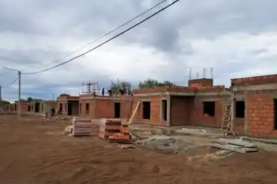 16 de las 32 viviendas de Carpintería y Los Molles ya están en la recta final: mirá en qué etapa está cada una
