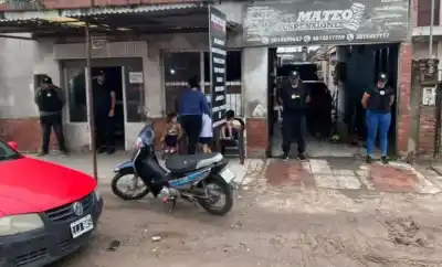 Una nueva puñalada enciende la mecha en un barrio que ya vivía bajo amenaza