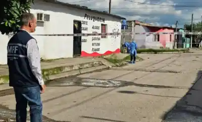 Un hombre bajo arresto domiciliario fue detenido por un crimen que dejó a la policía en alerta máxima