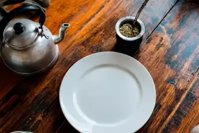 Fue a tomar mates con su expareja de 64 años y todo terminó con la policía reduciéndola