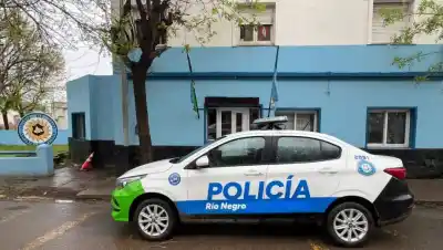 Persecución en la costa rionegrina: abandonaron el auto y la siguieron a pie por la Ruta 1