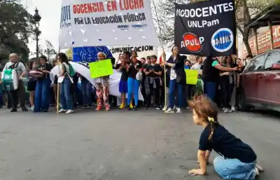 La UNLPam sale a la calle: radio abierta, peña y una marcha que arranca a las 18