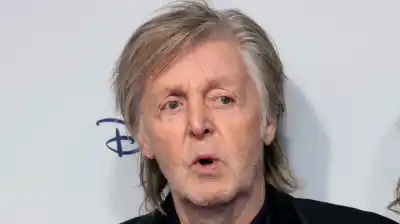 McCartney frenó el rodaje de la película de los Beatles por un detalle en la escena de Abbey Road