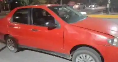 Huyeron de la policía y lo que llevaban en el auto cambió todo
