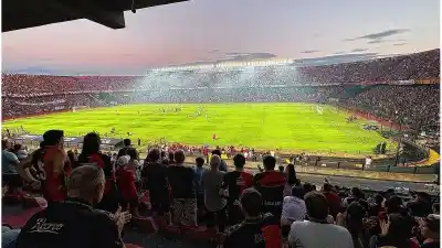 Lerche se metió en la pelea Santa Fe-Rosario por el Mundial 2030 y nombró a tres cracks que pasaron por Colón