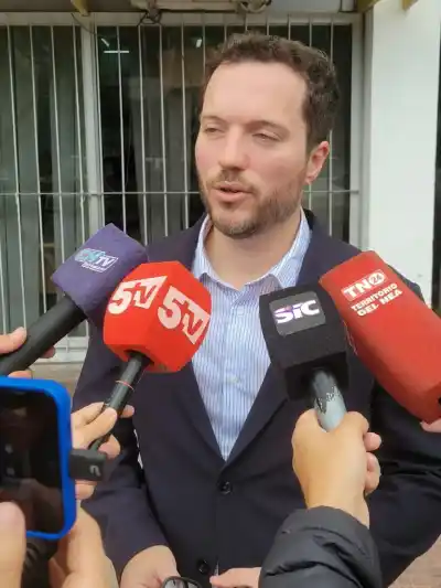 El ginecólogo Kumiega se presentó ante la Justicia y su defensa ya anticipa el argumento clave en seis de las siete causas
