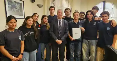Estudiantes sanjuaninos arman un auto eléctrico para competir en el Desafío ECO YPF
